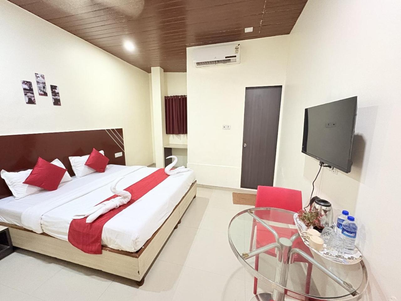 Hotel Kailash Park- Near International Airport Bombay Esterno foto