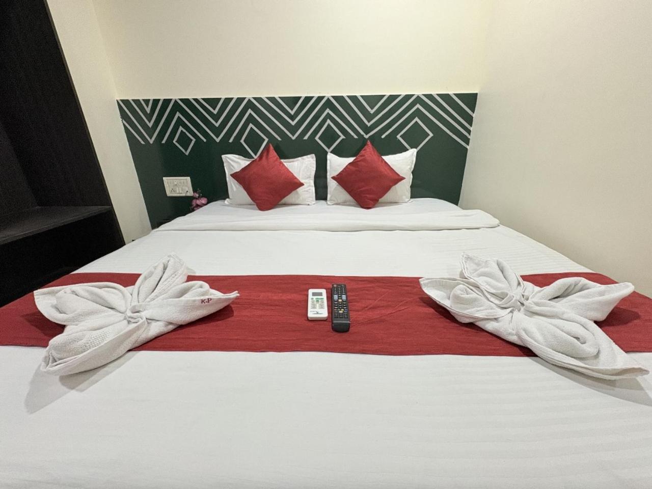 Hotel Kailash Park- Near International Airport Bombay Esterno foto